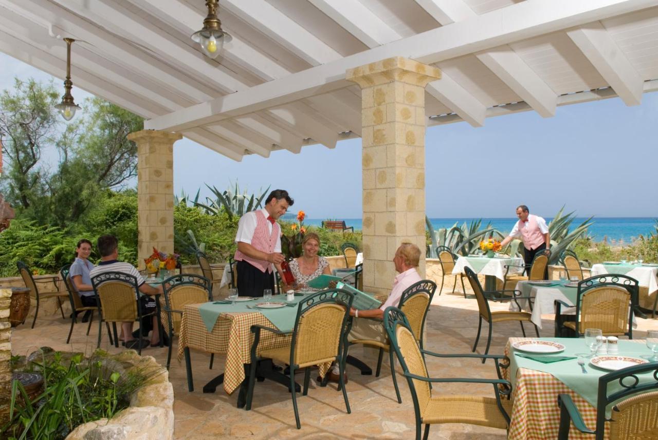 St.George'S Bay Country Club & Spa アカラヴィ エクステリア 写真